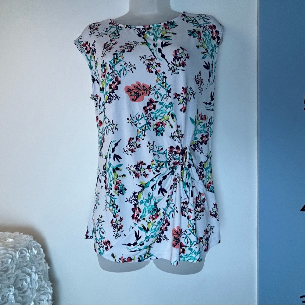 Ava & Grace Sleeveless‎ White Floral Blouse Medium